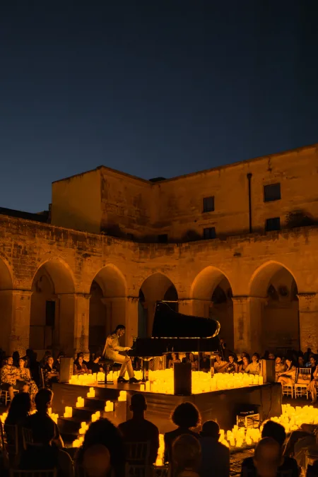 Gallery Candlelight