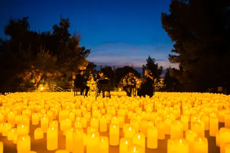 Gallery Candlelight